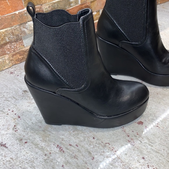 MOSSIMO 9 Black Wedge Booties - Picture 4 of 9